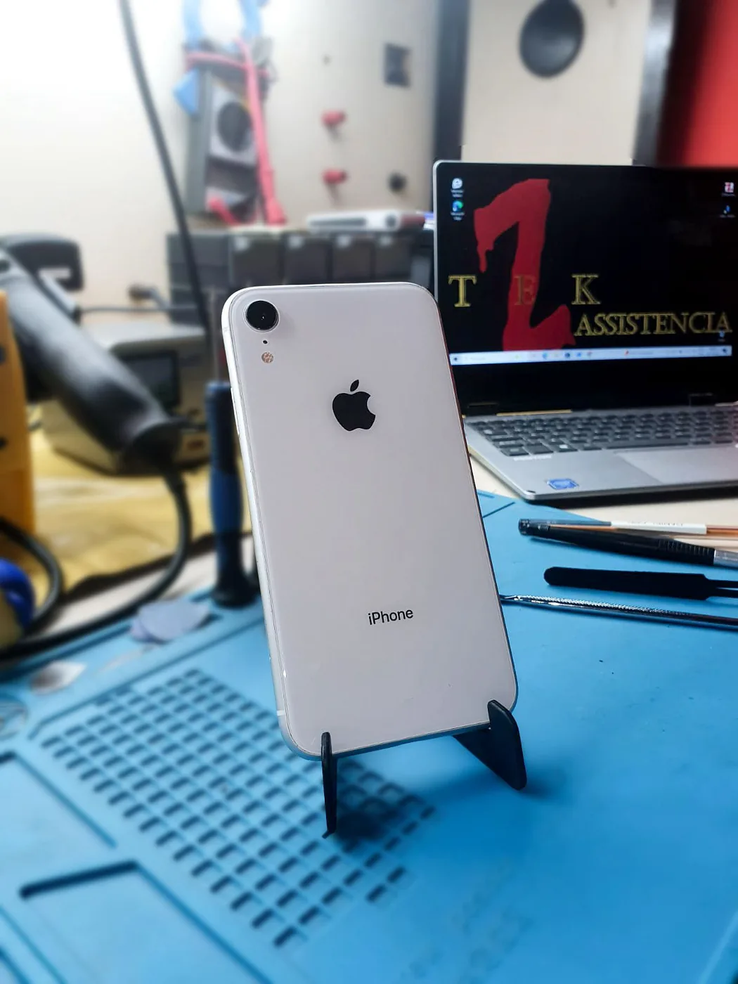 iPhone XR após reparos realizados pela Ztek
